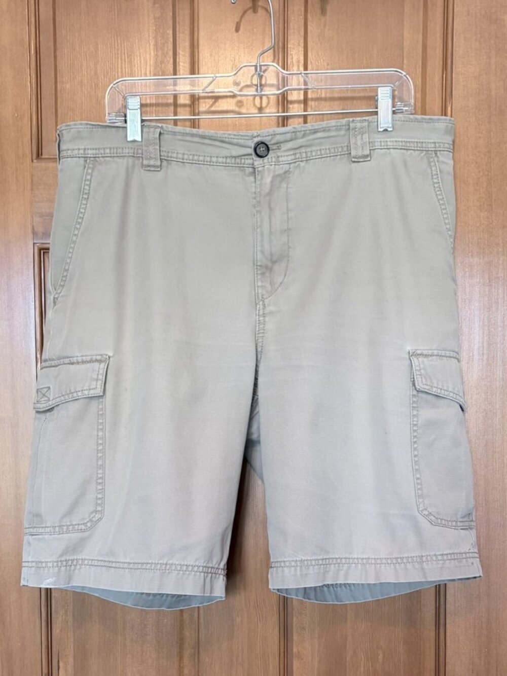 IZOD Saltwater Men's Tan Cargo Shorts Size 36 100% Cotton